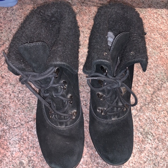 Aerosoles faux fur lace up black booties size 6 - Picture 3 of 11